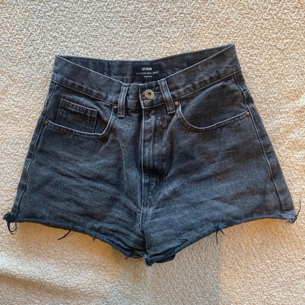 cotton on black jean shorts!!